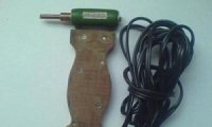 Electric soldering iron with temperature and power control Temperature controller circuits for a do-it-yourself soldering iron