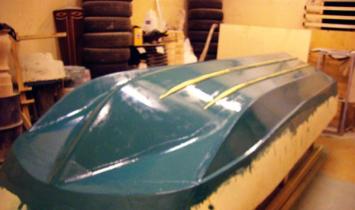 صنع قارب بيديك: من الألياف الزجاجية أو الخشب الرقائقي أو الرغوة؟
